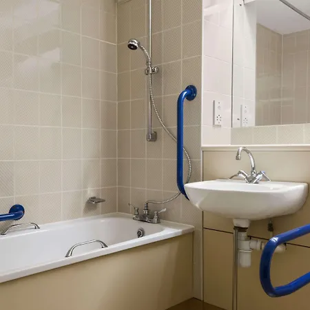 Days Bradford M62 Hotel 3*